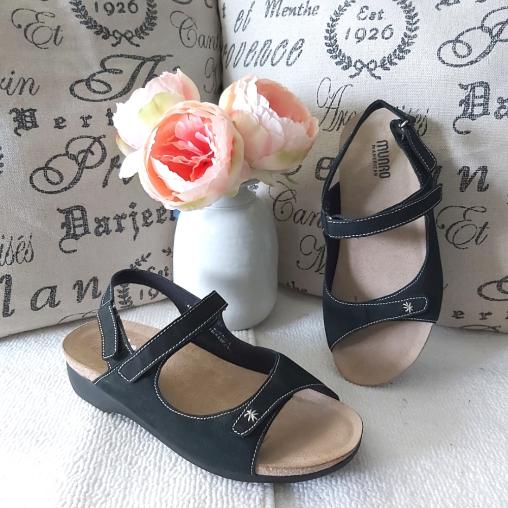 Munro leather sandals black comfort shoes
